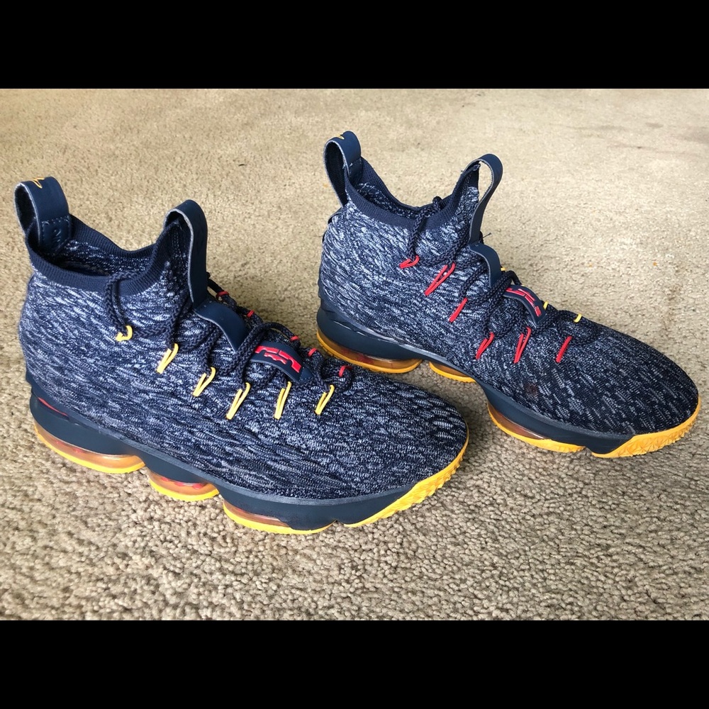 Nike LeBron 15